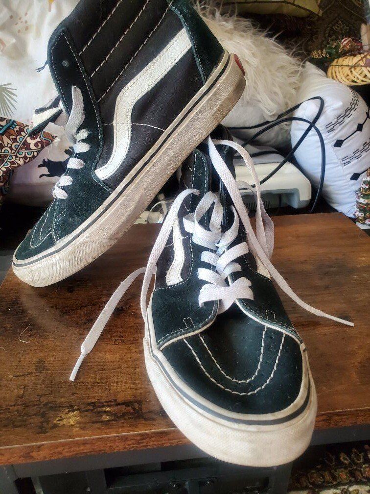 VANS HI TOP SK8TER SHOES