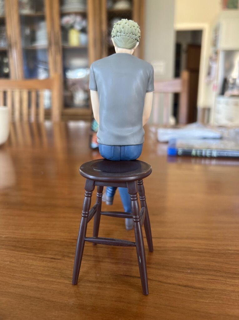 Loid Forger Figurine (stool)