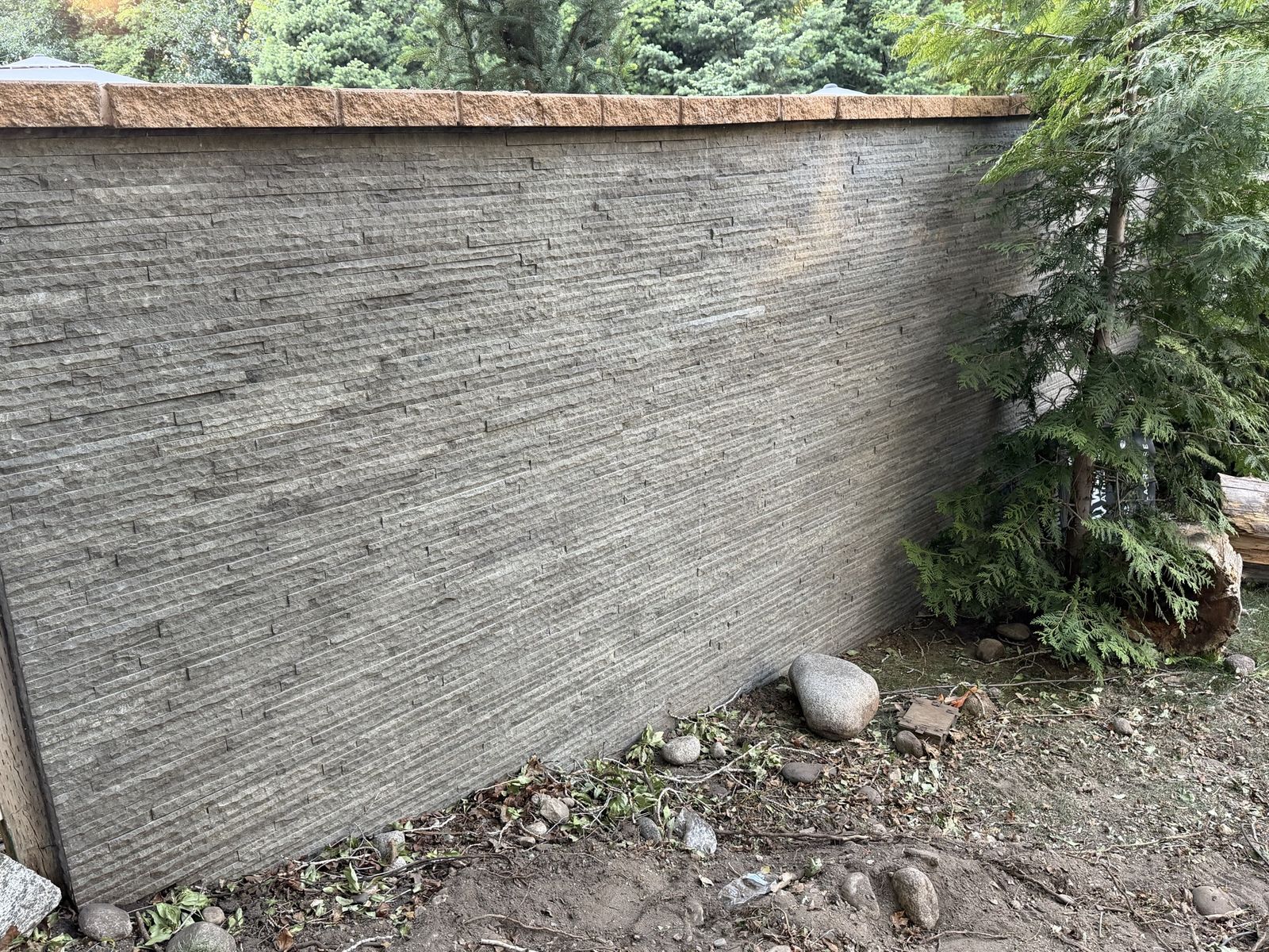 223 Sq Ft Island Stone Natural Stone Veneer – New in Boxes