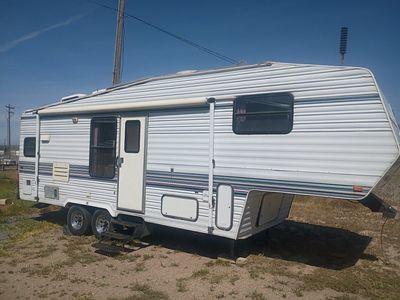 1996 Komfort 26ft 5th Wheel Camper Trailer