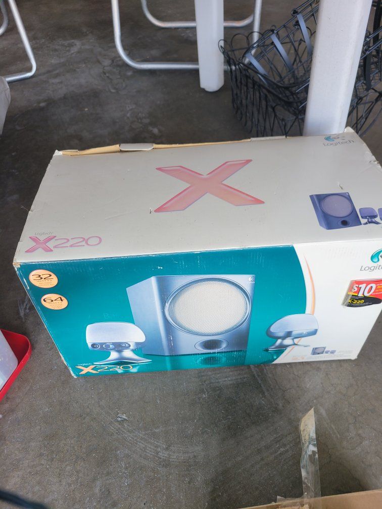 Logitech X-220 2.1 Speaker System with Subwoofer
