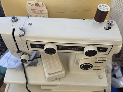 Kenmore 10 Model 385.1249280 Sewing Machine with Foot Pedal