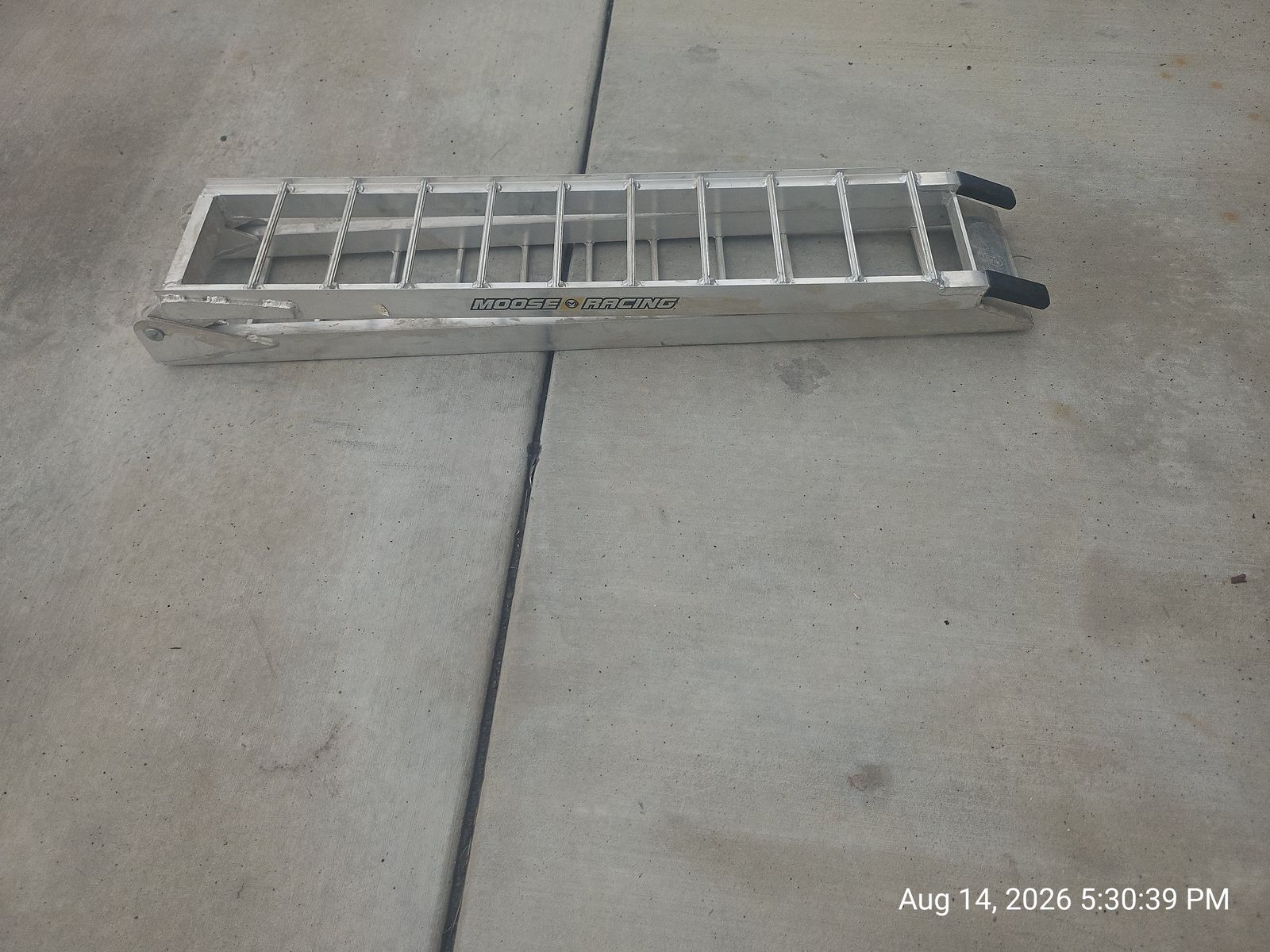 MOOSE ALUMINUM STRAIGHT FOLDING RAMP