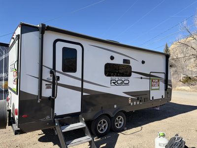 Camp trailer - 235 S Roo