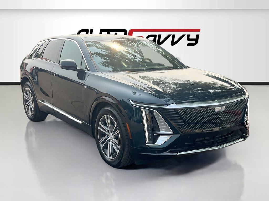 2025 Cadillac LYRIQ Luxury 2