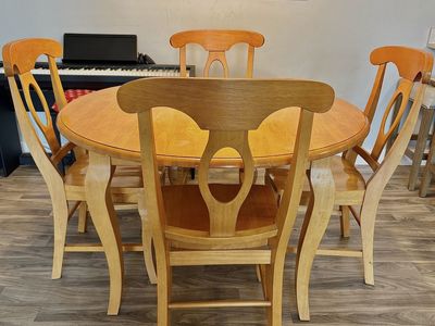 Kitchen Table and Chairs
