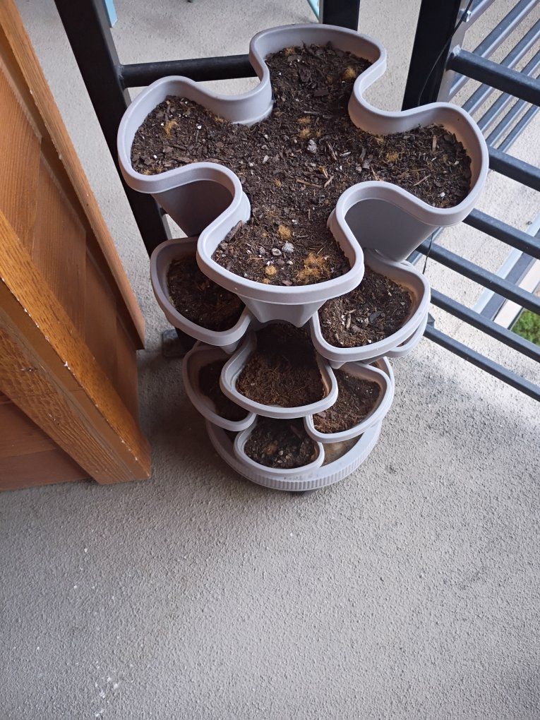 Stackable Vertical Garden Planter 5-Tier Strawberry Herb Flower Pot Gray