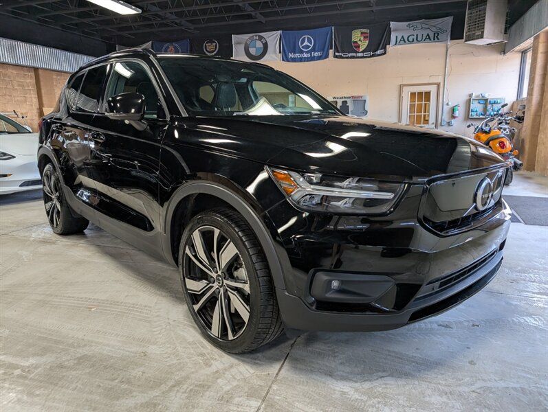 2021 Volvo XC40 Recharge Pure Electric P8