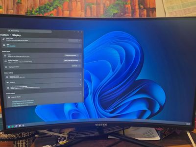 32-Inch Curved Gaming Monitor | 144Hz WQHD 2560 x 1440p