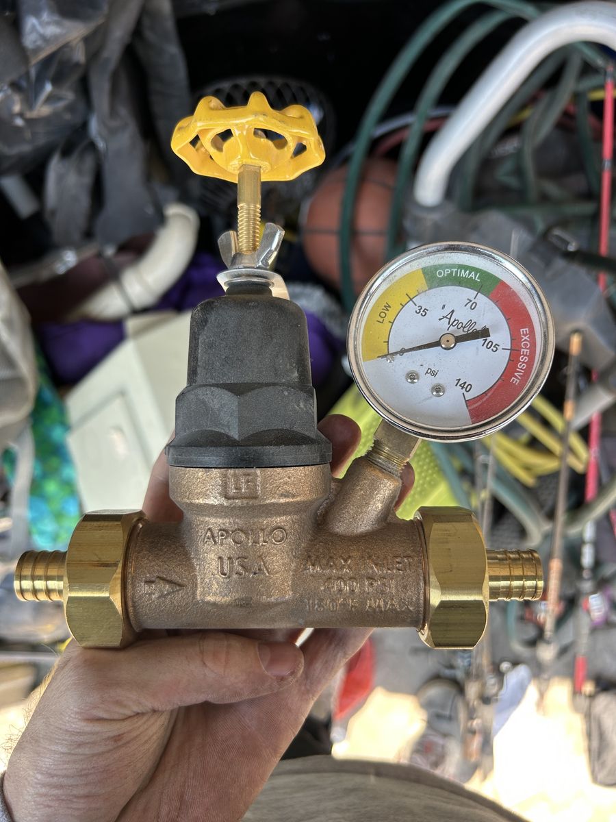 Apollo USA 1/2" NPT Brass Water Pressure Regulator Valve with Gauge, Optimal 70psi