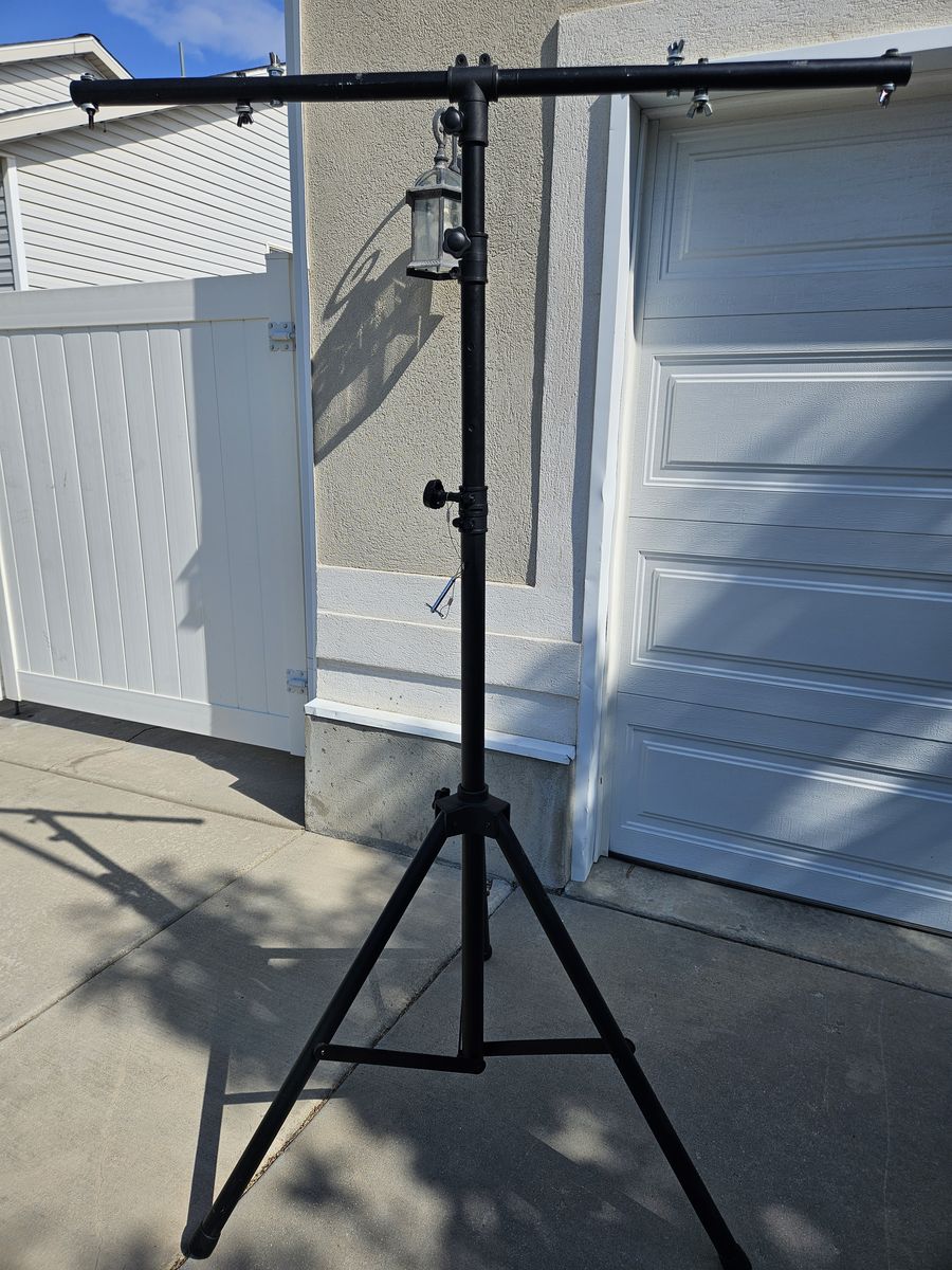 Lightning Stand.  Works fine