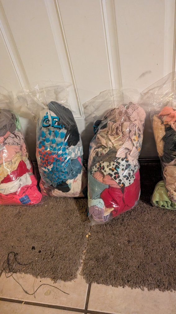 Lots of Girl's Baby Clothing - Assorted Sizes 0-18 Months