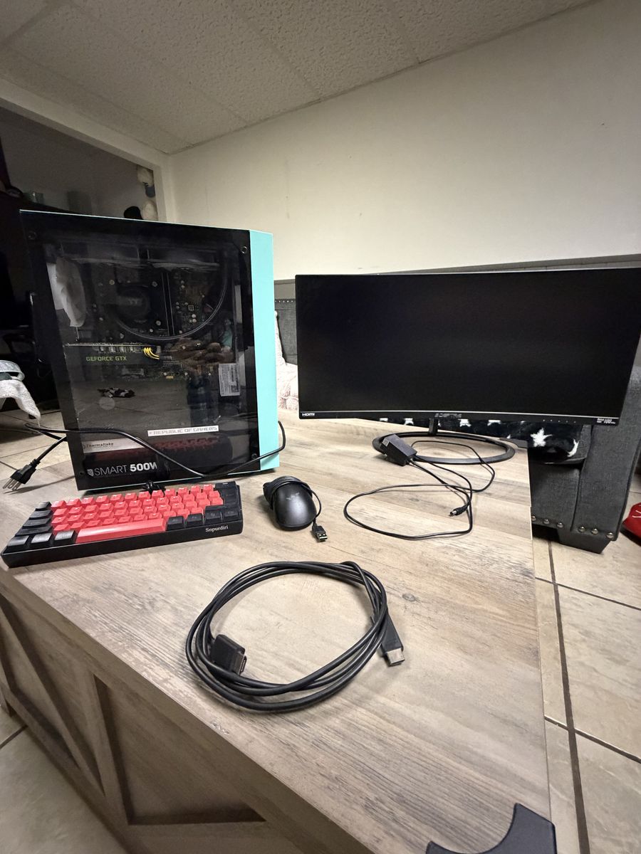 Gaming PC Setup - Monitor, Mouse, Keyboard, PC