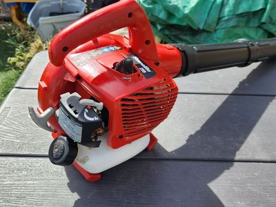 Homelite 2-cycle Leaf blower 26b just tuned up