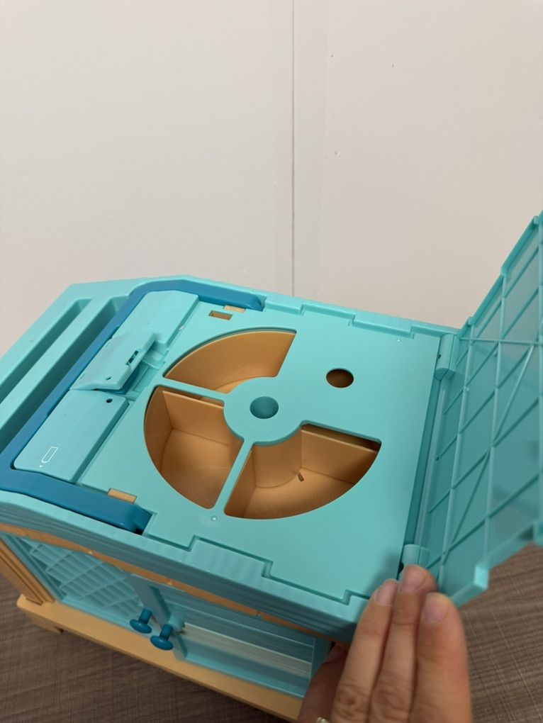 Main image 4