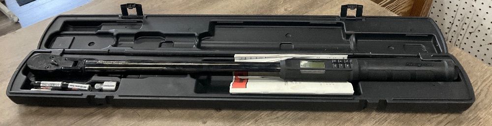 Snap-On ATECH3F300BV 15-300 FT LB 1/2 INCH DRIVE TORQUE WRENCH