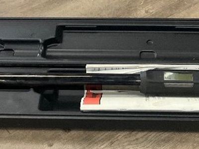Snap-On ATECH3F300BV 15-300 FT LB 1/2 INCH DRIVE TORQUE WRENCH