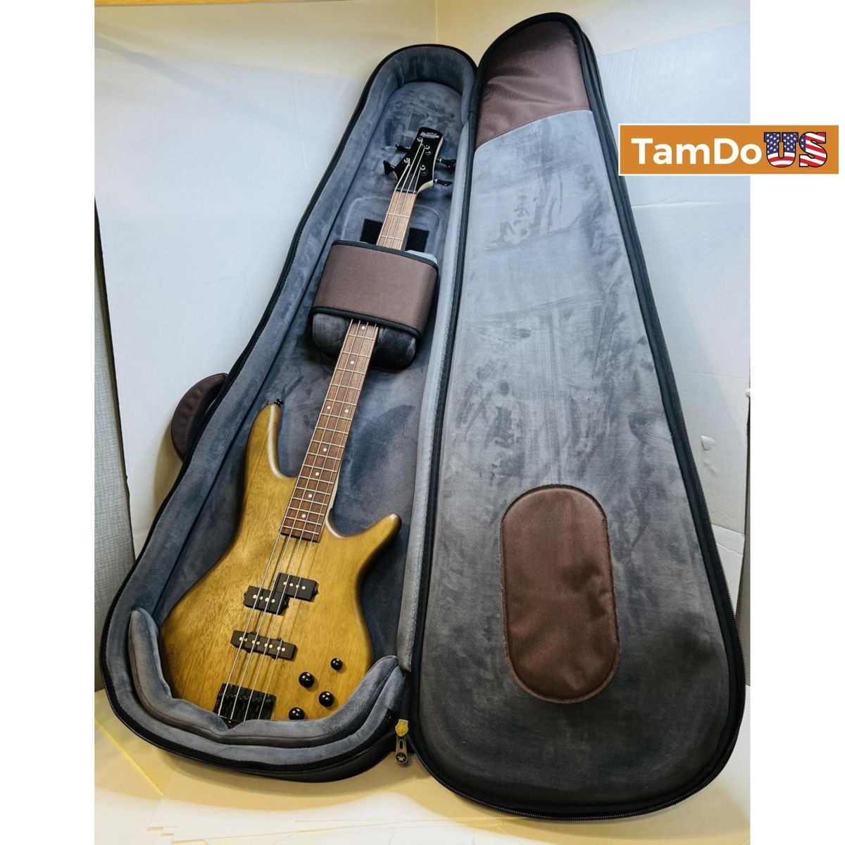 Ibanez GIO Soundgear GSR200B 4-String Electric Bass Guitar, Walnut Flat Finish
