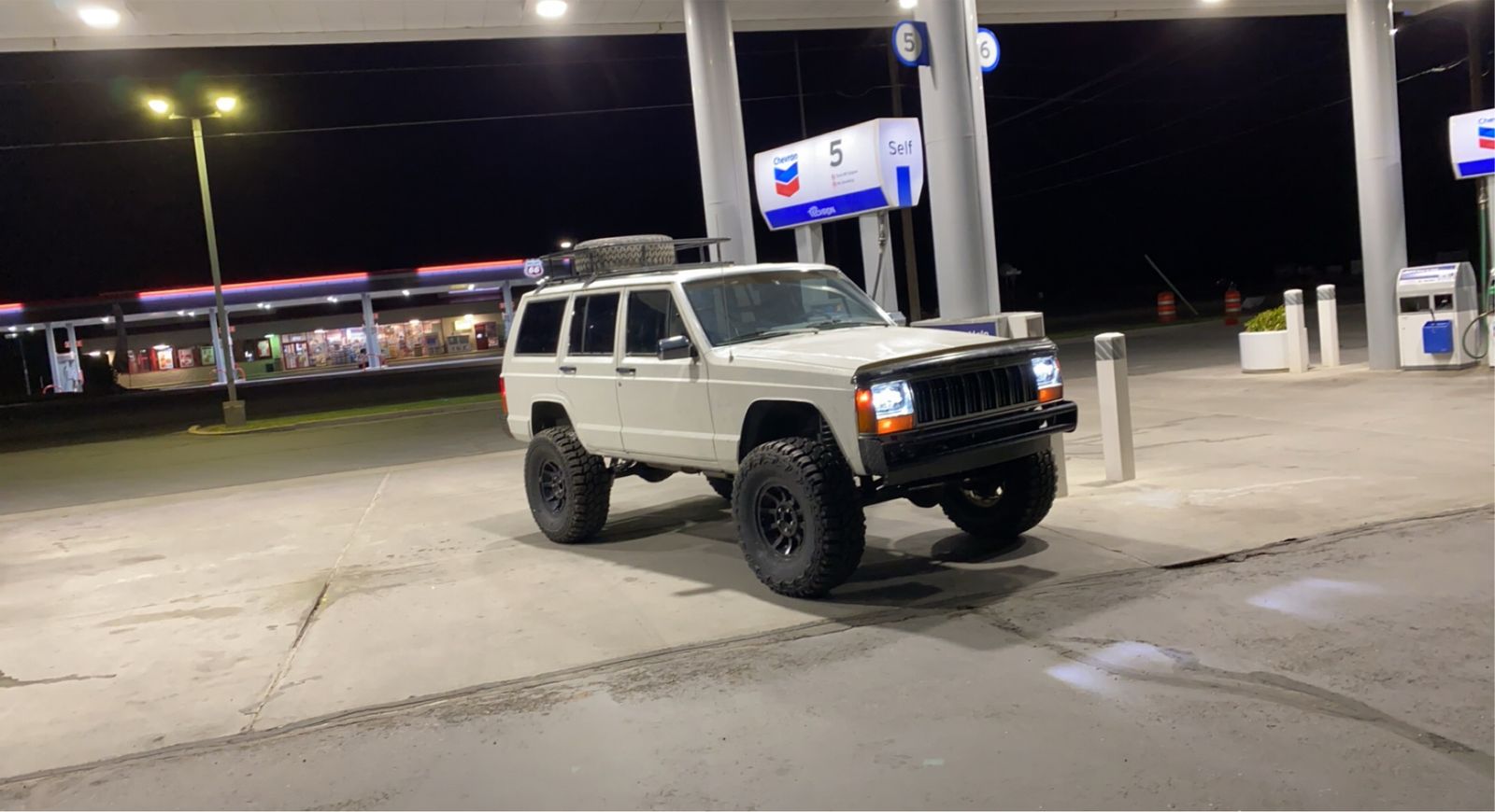 1990 JEEP CHEROKEE Laredo
