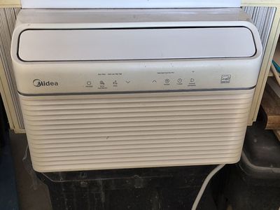 Midea Window Air conditioner for sale.