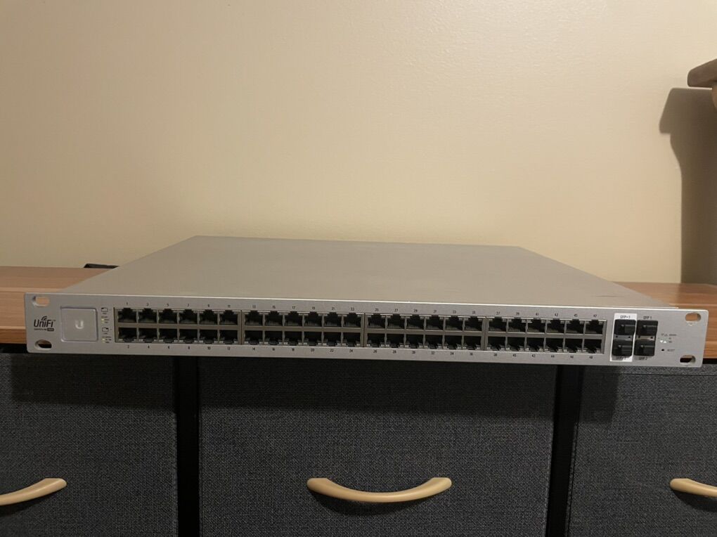 UniFi 48-Port PoE+ Network Switch (US-48-500W)