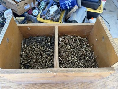 Thousands of grabber screws. 3' and 1.5". Philips heads
