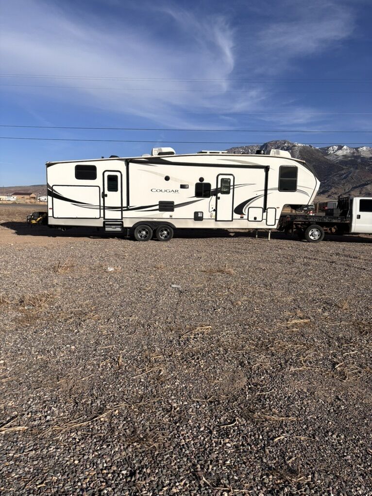 2022 Keystone Cougar 32bhs