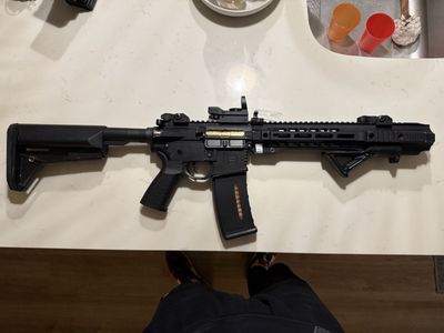 Salient Arms International SAI - T2 Airsoft Rifle - Black, w/ Vlife Red Dot & Foregrip