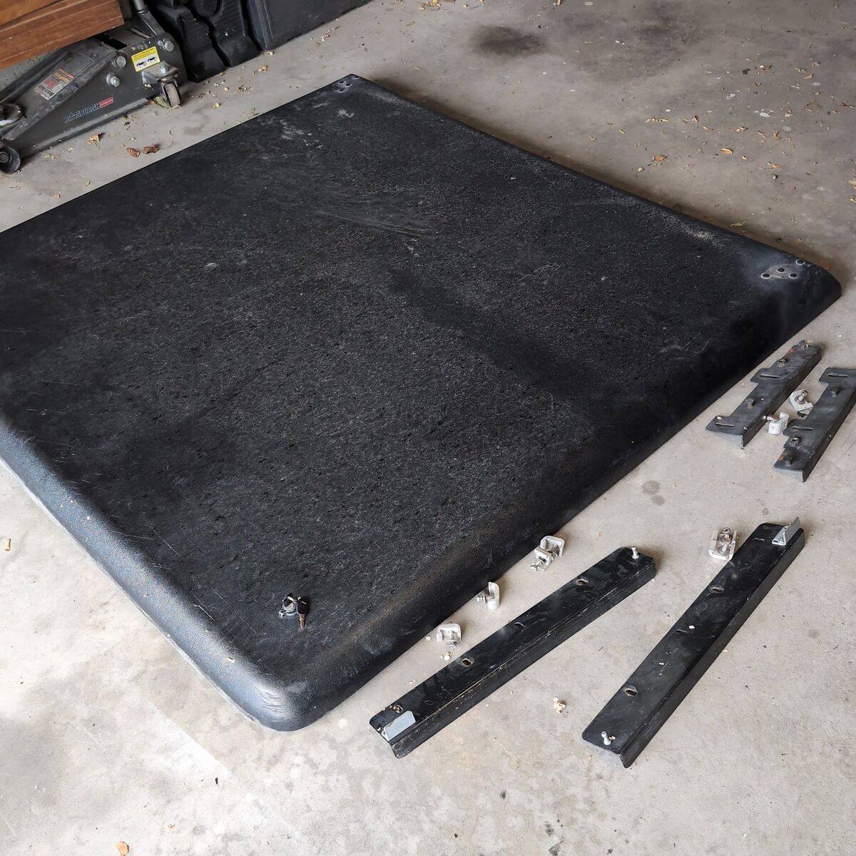 UnderCover hard tonneau cover for 2nd Gen Nissan