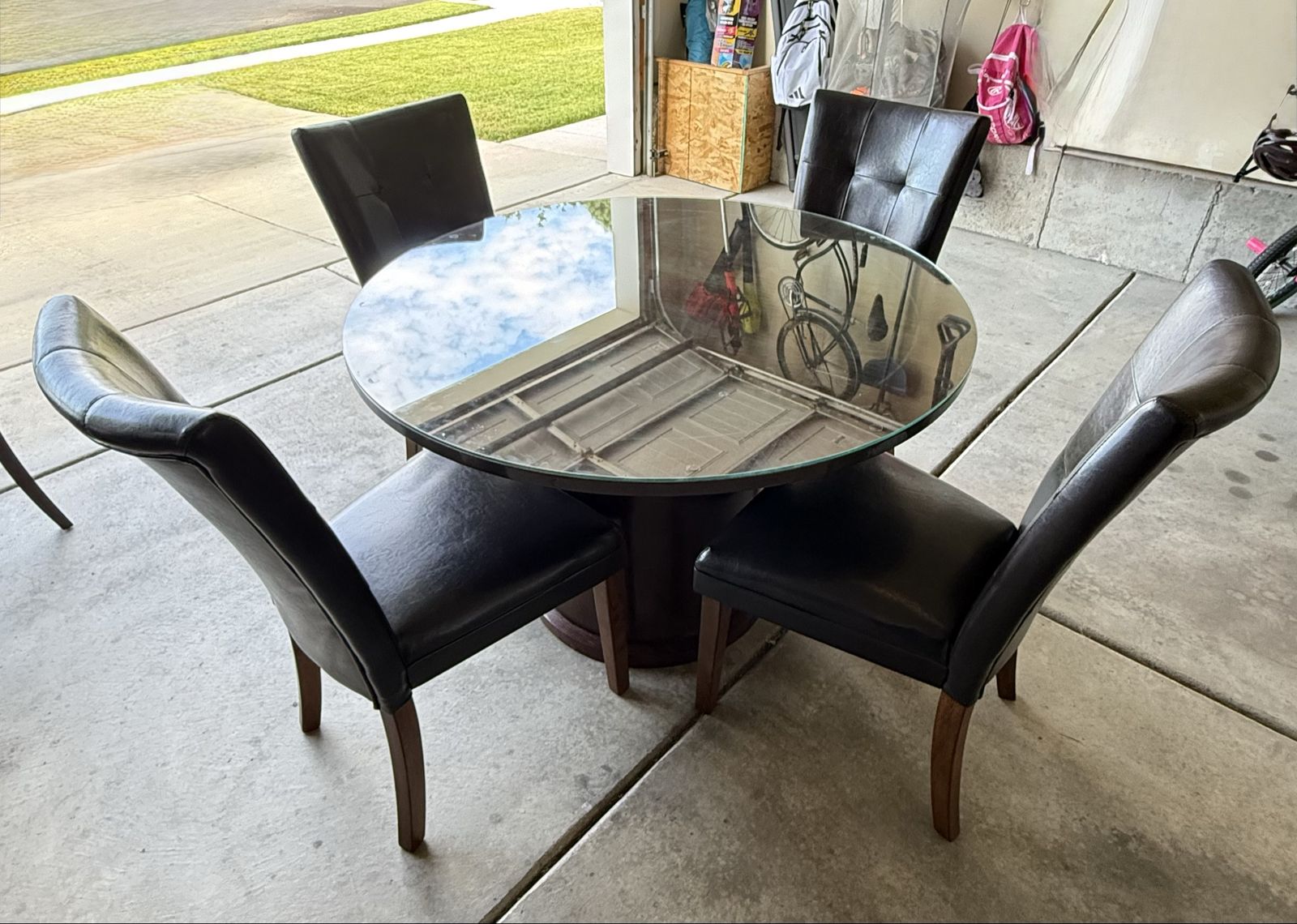 48” round table
