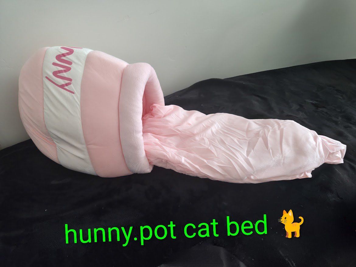 Hunny.Pot Cat Bed