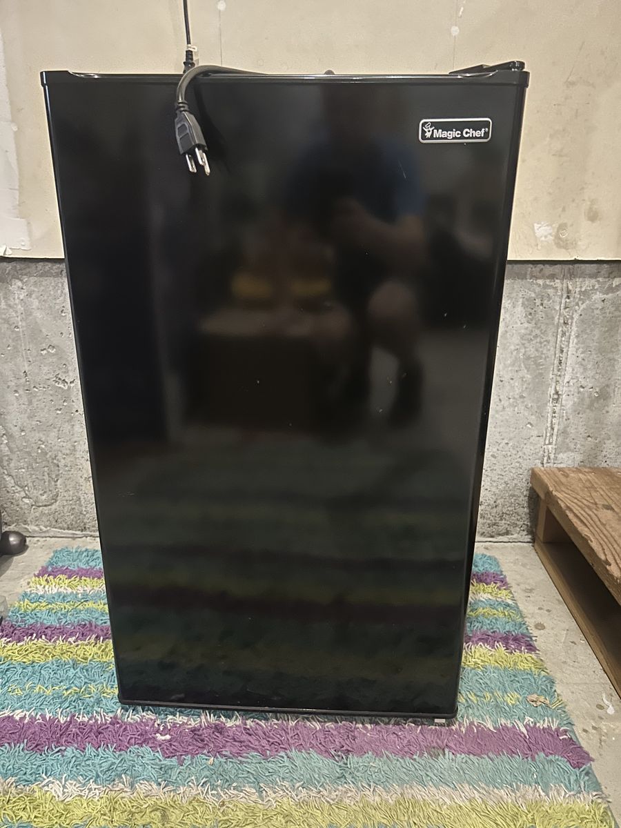 Magic Chef 3.3 cu. ft. Mini Fridge