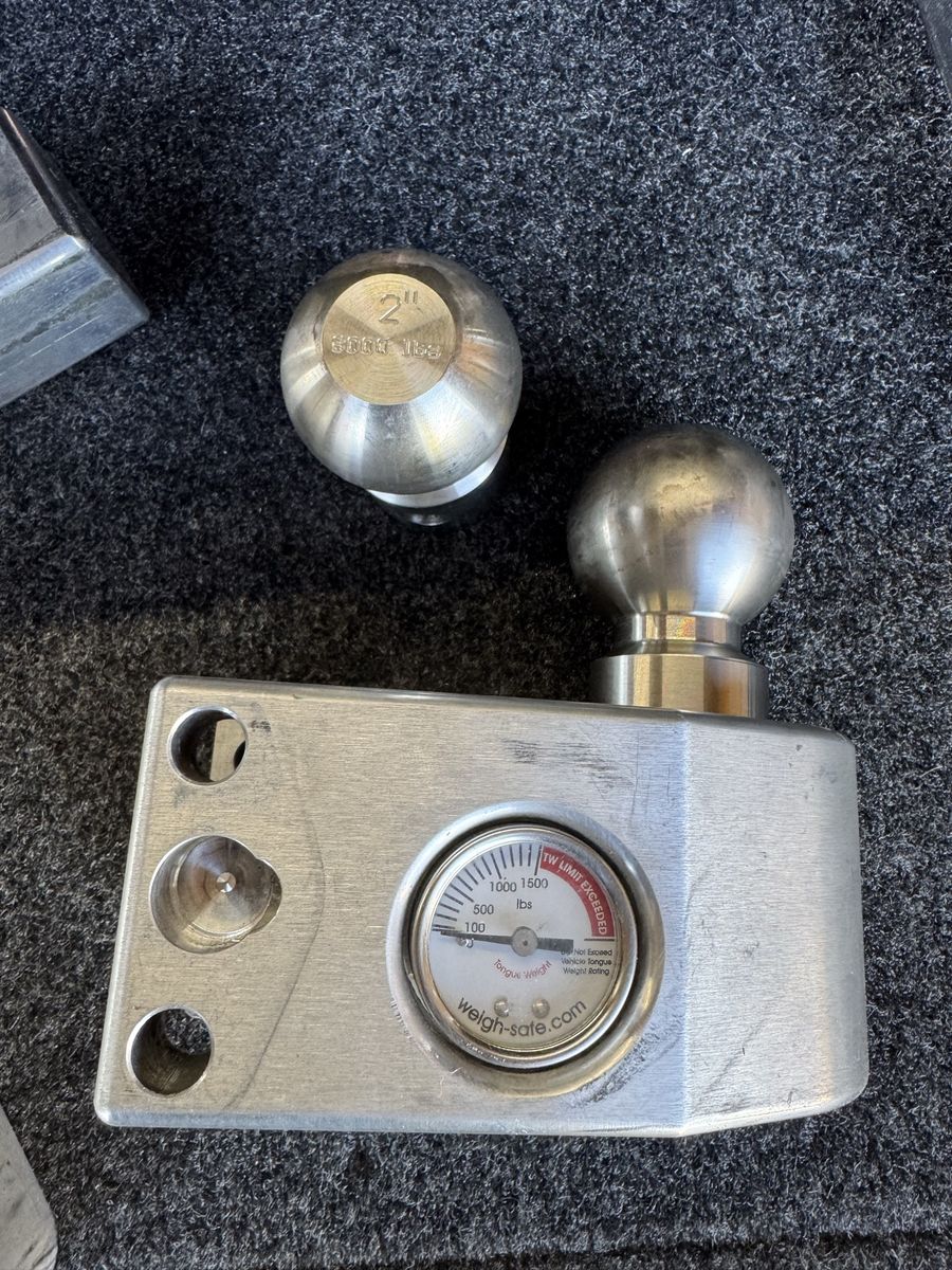 Main image 3