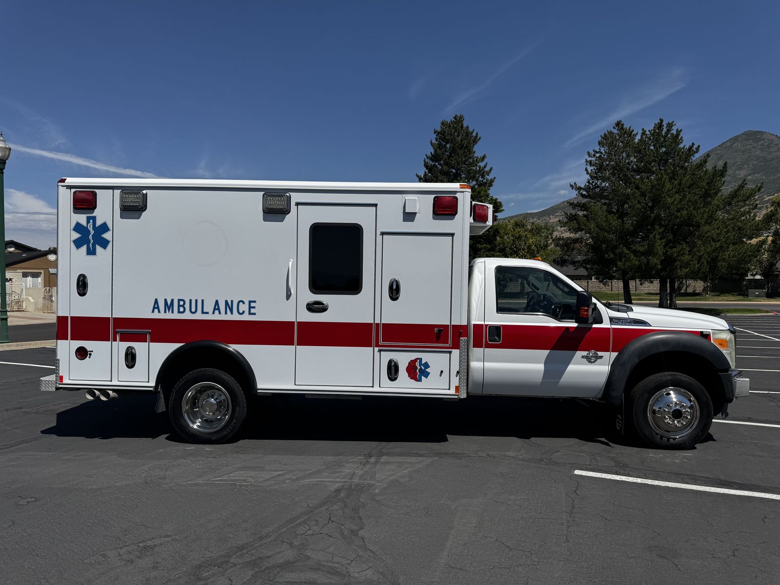 2016 FORD F550 AMBULANCE,4X4, DIESEL. 