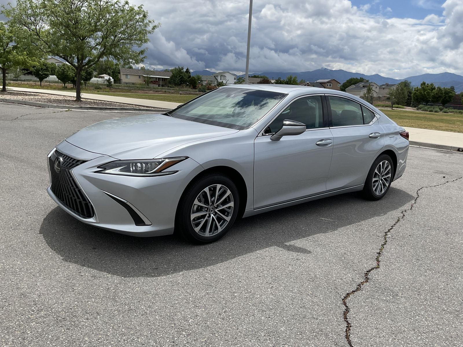 2025 Lexus ES Base