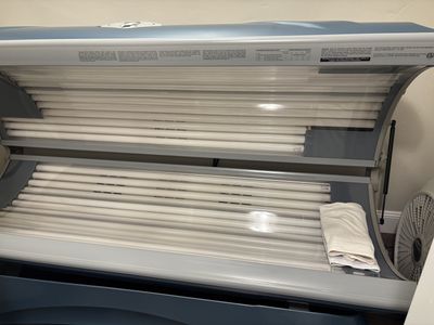 Like New Commercial Tanning Bed