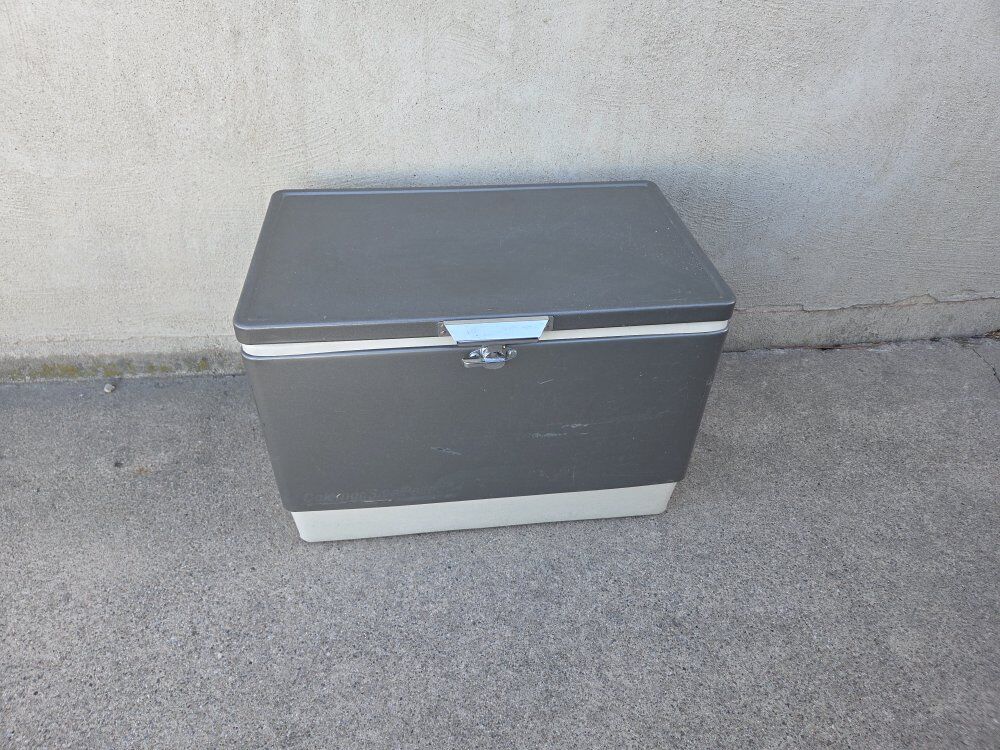 vintage metal coleman steelbelted cooler 54