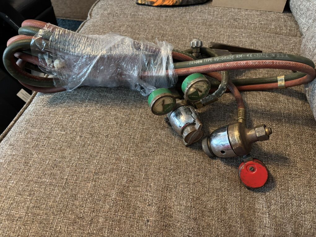 Uniweld Torch, Hoses, & Gauges For All You Welders