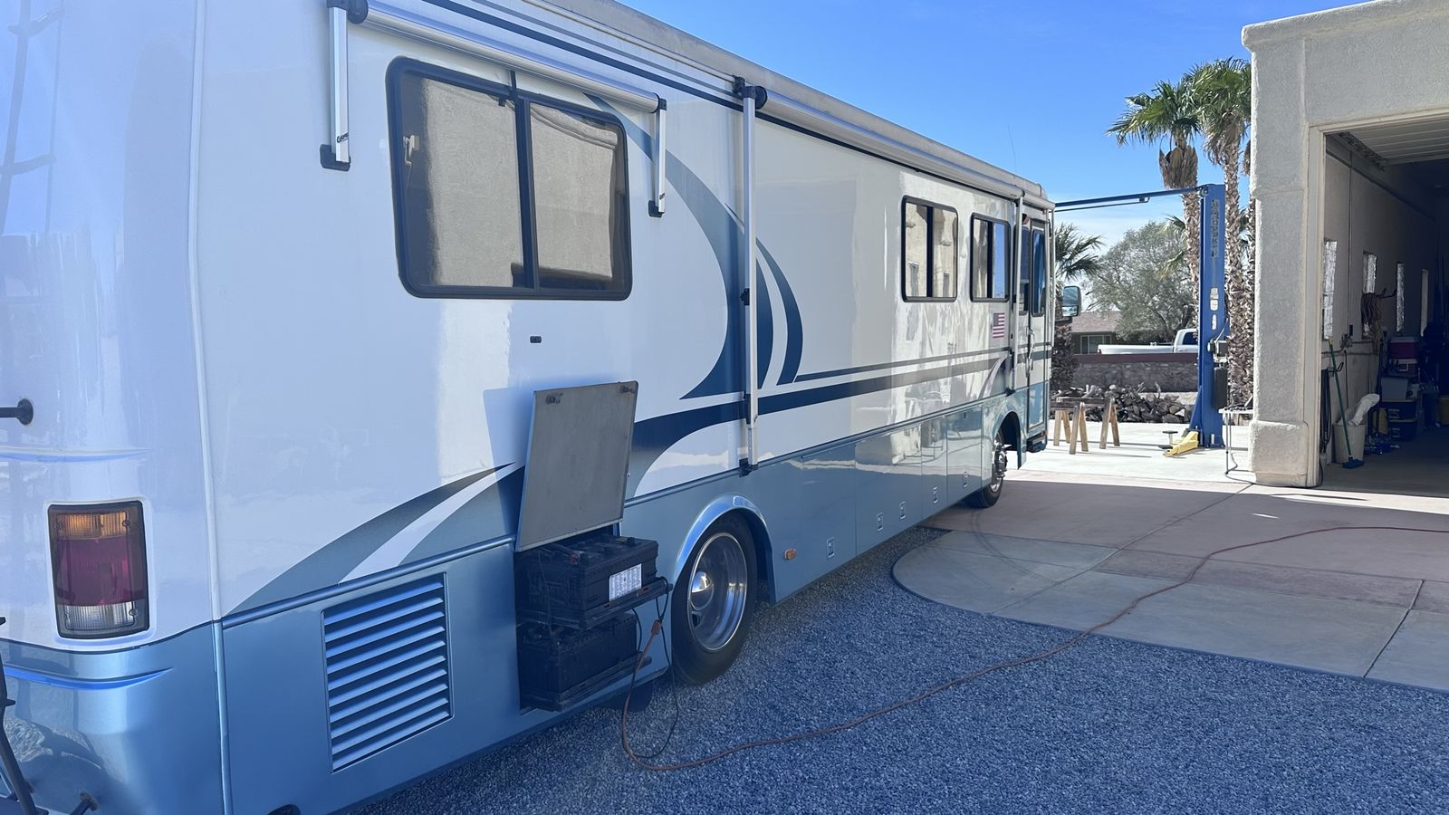 35’ class A Monaco Windsor motorhome 