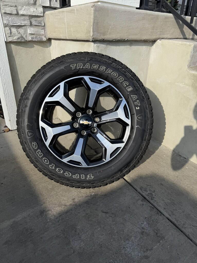 Chevy Silverado 1500 Rims and Tires 285/60R20