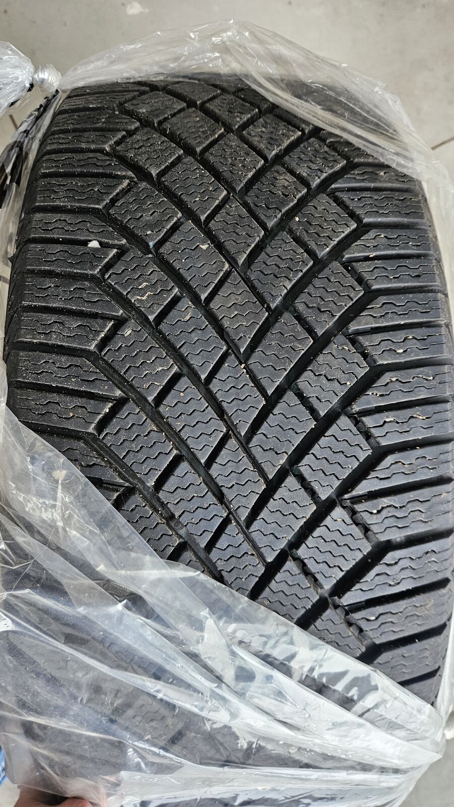 Continental Viking Contact snow tires