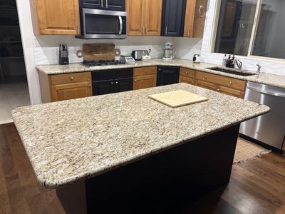 Two Tone Alder Kitchen Cabinets