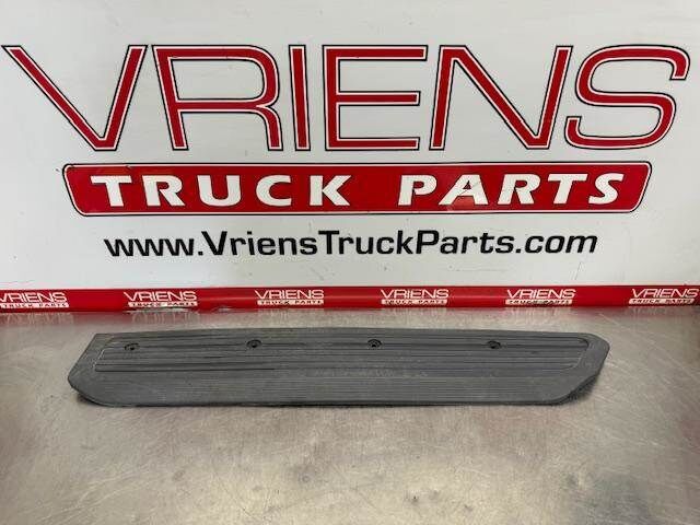 Used 2019 Peterbilt Door Threshold Trim, Part # S60-1513