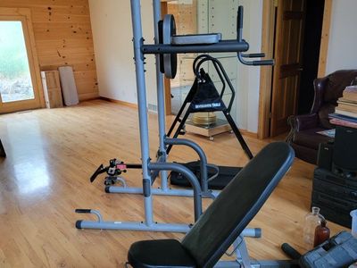 Gold's Gym Power Tower with Adjustable Workout Bench and Inversion table. Good Condition
