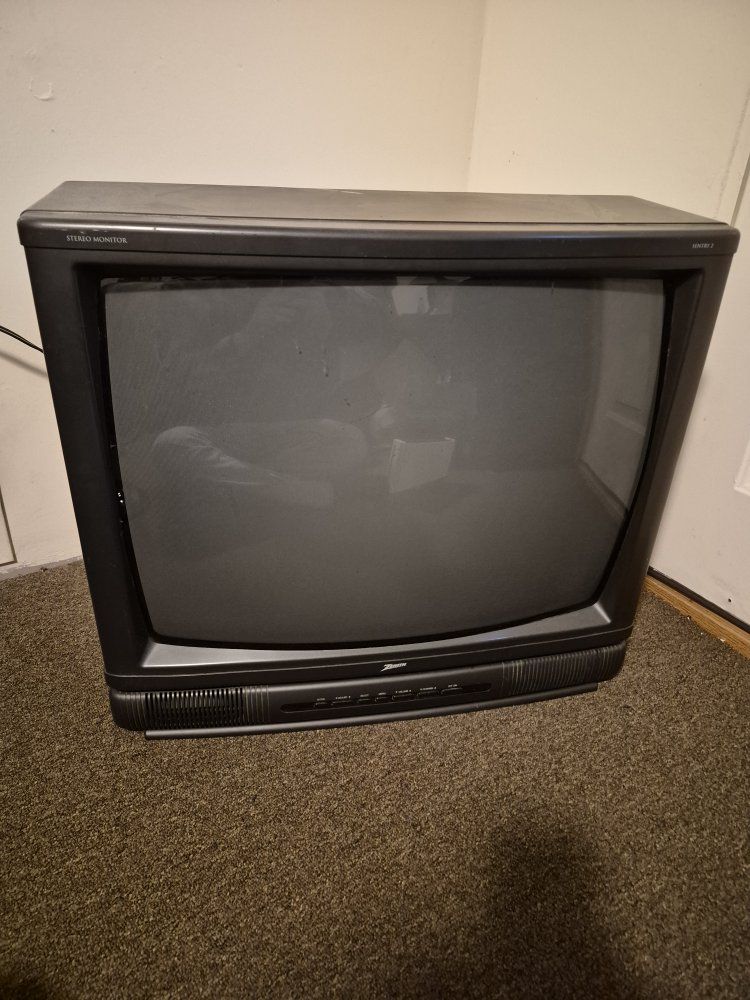 Vintage Zenith Sentry 2 25" CRT TV