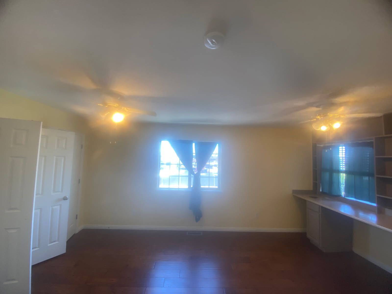 2 bed 1.5 private rooms