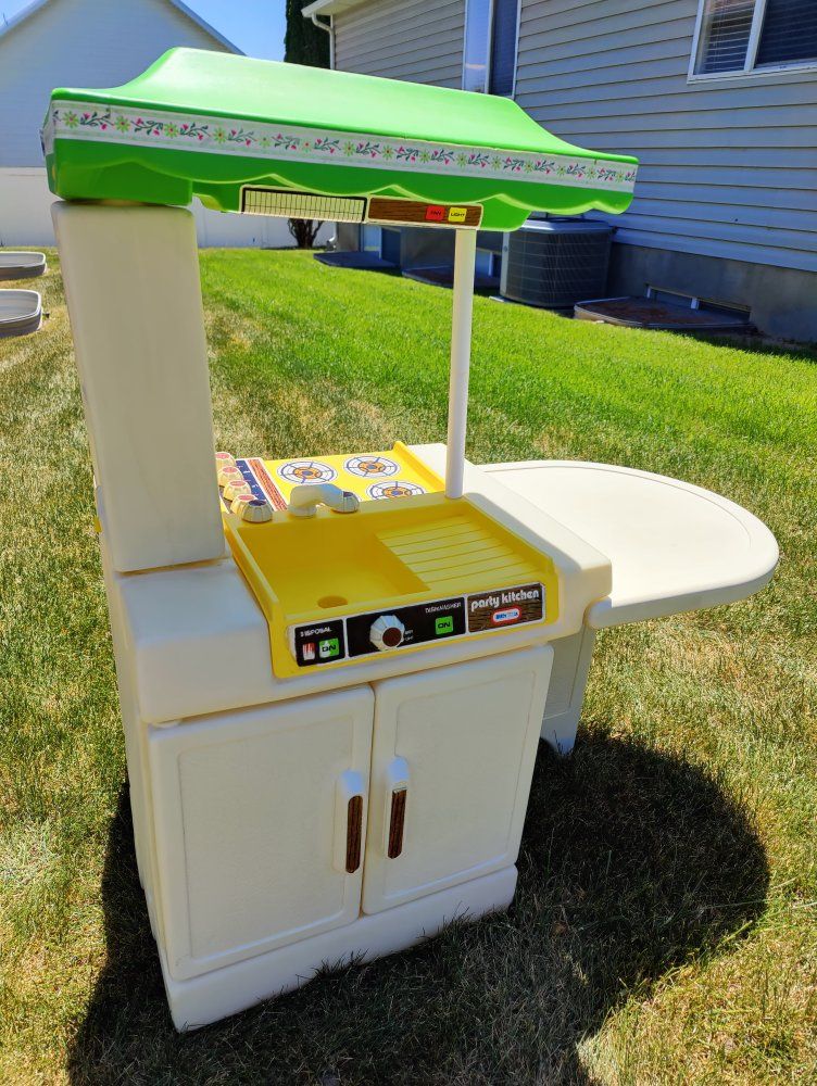 1982 Little Tikes Party Kitchen  Vintage