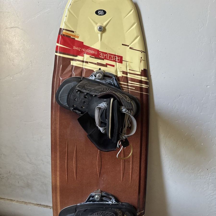 CWB Absolute 135 cm Wakeboard with Bindings