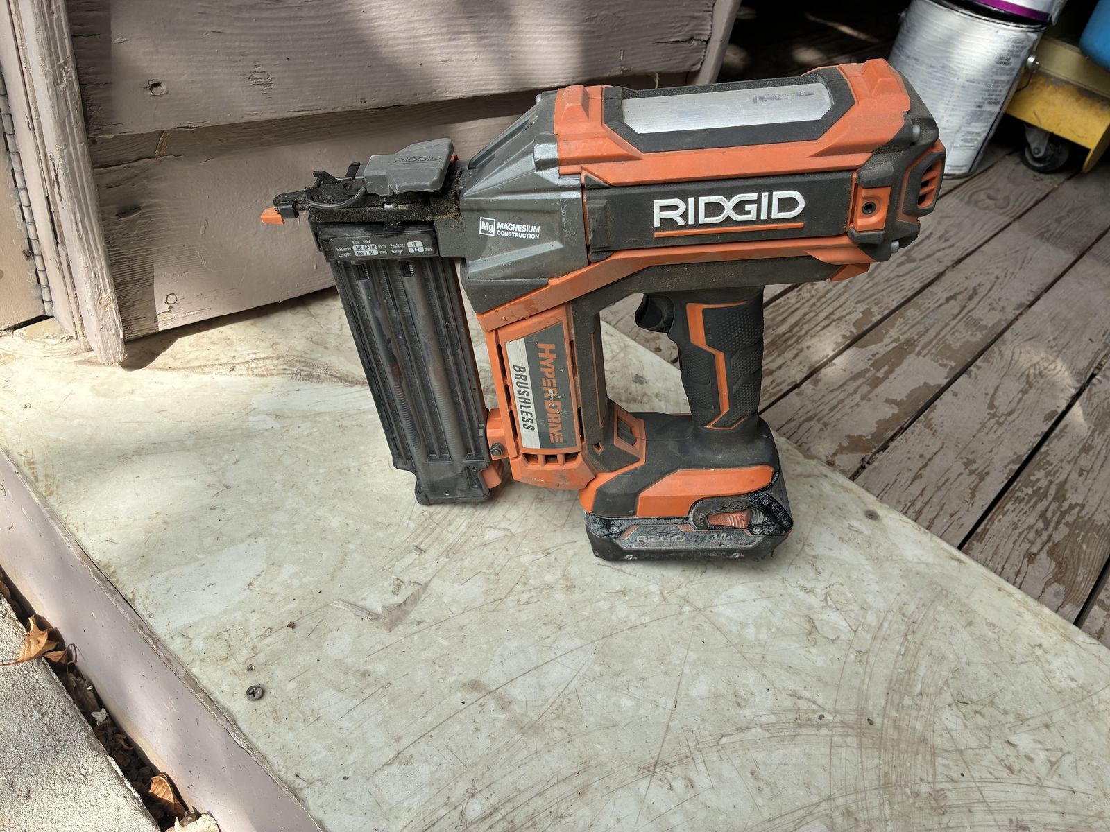 RIDGID 18V HyperDrive Brushless Cordless Brad Nailer