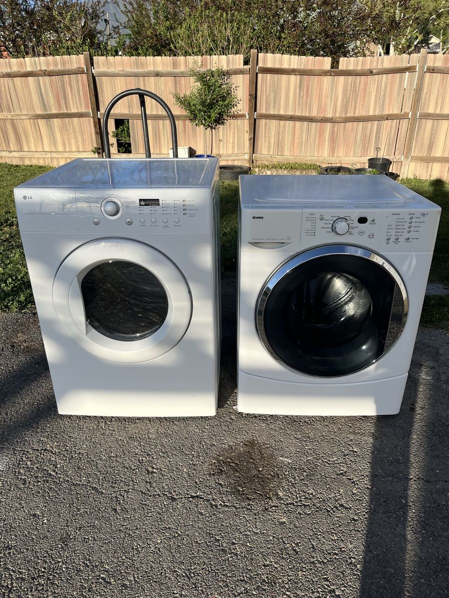 Washer and dryer set in great condition